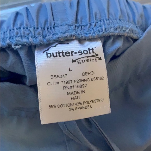 Butter soft stretch sky blue scrubs set - Picture 9 of 9